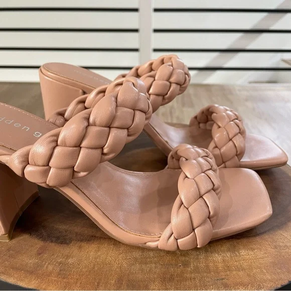 6.5 8 8.5 10 NWT blush tan cream, chunk heal, open toe, faux leather sandals - Picture 6 of 13